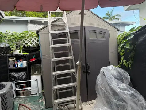 2305 NE 135th Terrace North Miami Beach FL 33181