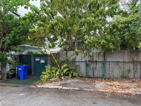 2305 NE 135th Terrace North Miami Beach FL 33181