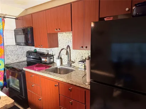 2305 NE 135th Terrace North Miami Beach FL 33181