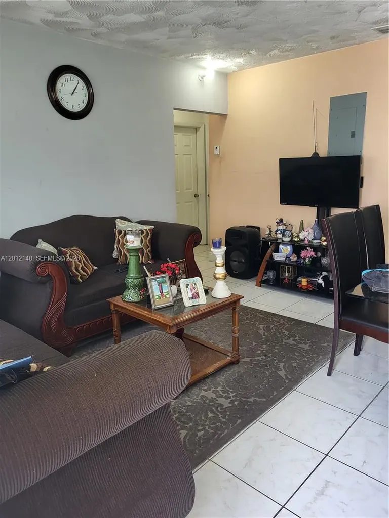 1886 NW 51st Street Miami FL 33142
