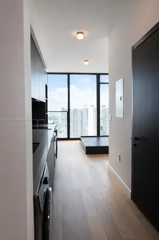 20 NE 11 Th Street Miami FL 33132