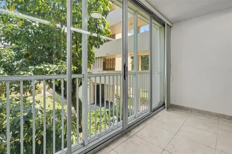 950 NE 199th Street Miami FL 33179