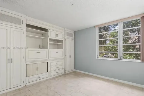 950 NE 199th Street Miami FL 33179