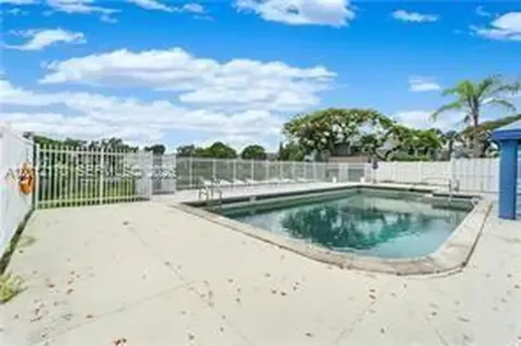2024 Champions Way North Lauderdale FL 33068