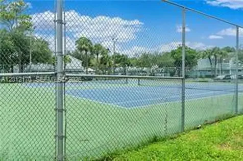 2024 Champions Way North Lauderdale FL 33068