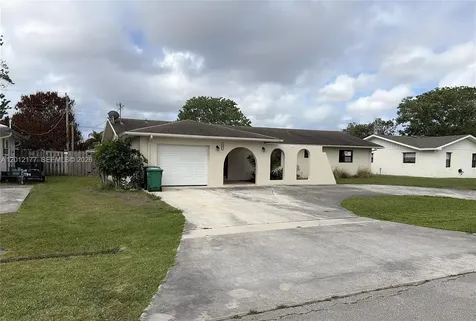 440 SE Skipper Lane Port St. Lucie FL 34983
