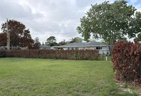 440 SE Skipper Lane Port St. Lucie FL 34983
