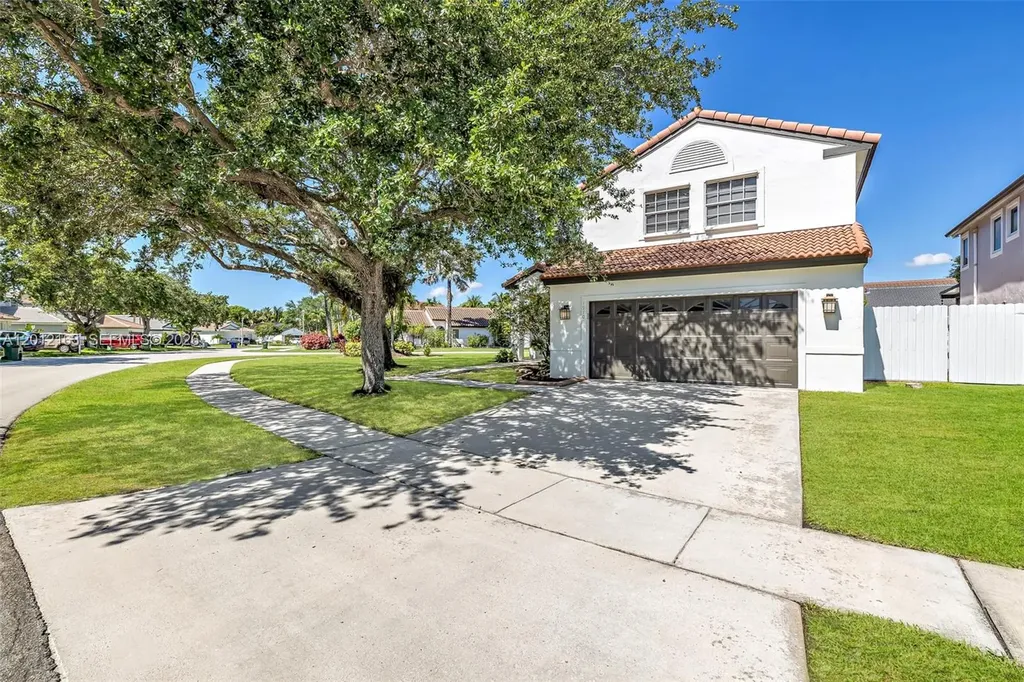 1910 NW 180th Way Pembroke Pines FL 33029