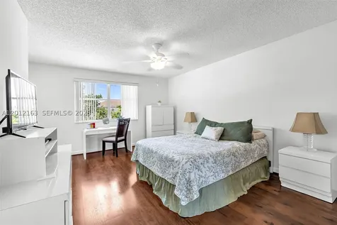 1910 NW 180th Way Pembroke Pines FL 33029