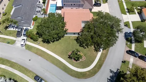 1910 NW 180th Way Pembroke Pines FL 33029
