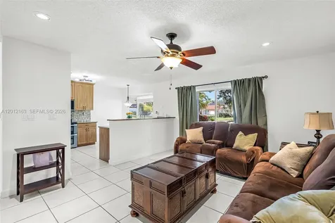 1910 NW 180th Way Pembroke Pines FL 33029