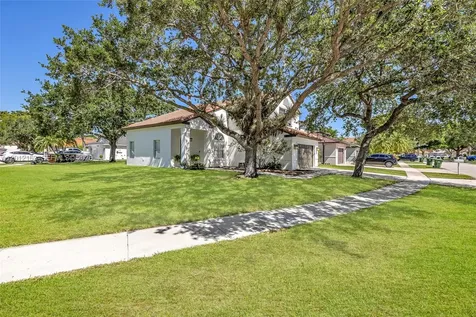 1910 NW 180th Way Pembroke Pines FL 33029