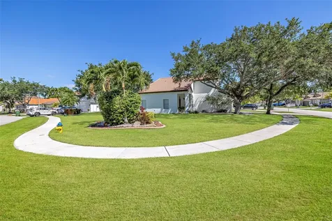 1910 NW 180th Way Pembroke Pines FL 33029