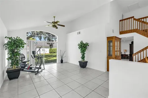 1910 NW 180th Way Pembroke Pines FL 33029