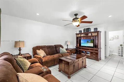 1910 NW 180th Way Pembroke Pines FL 33029