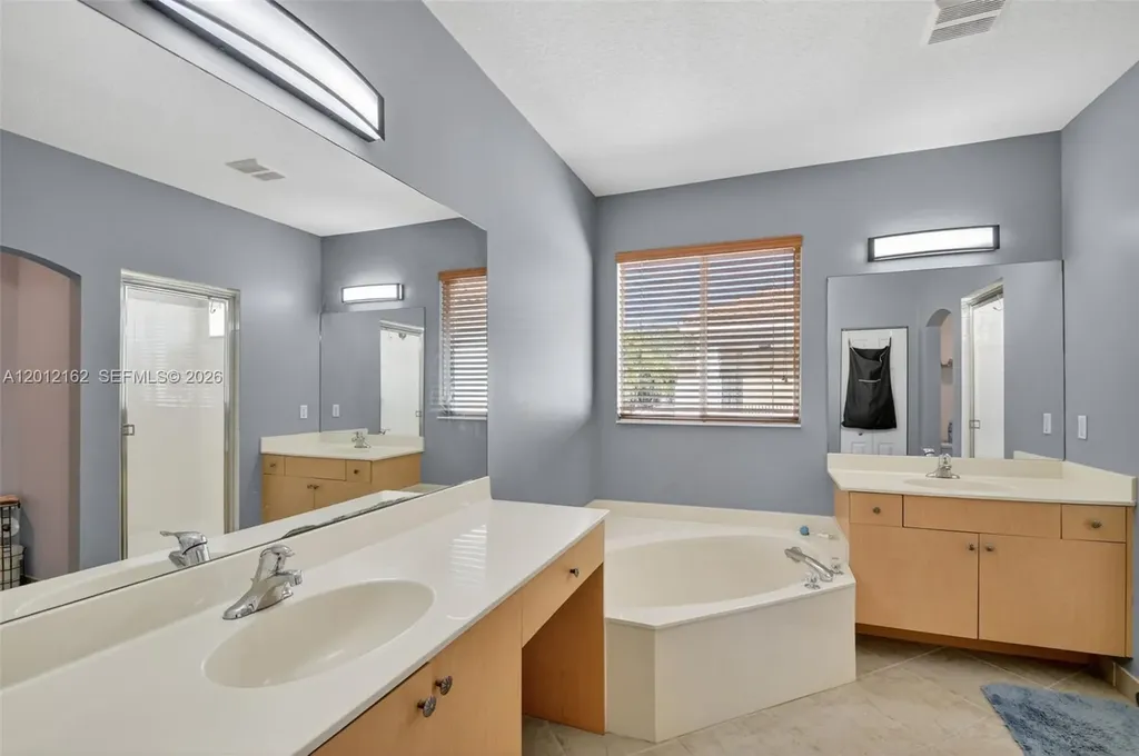 7055 Via Leonardo Lake Worth FL 33467