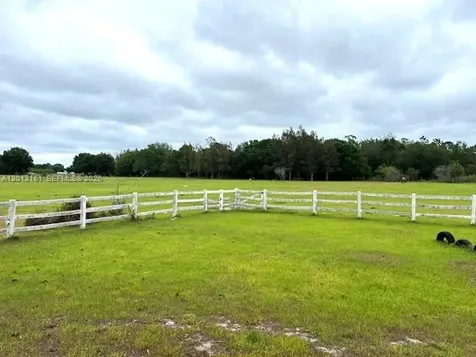 2416 Vance Avenue Lorida FL 33857