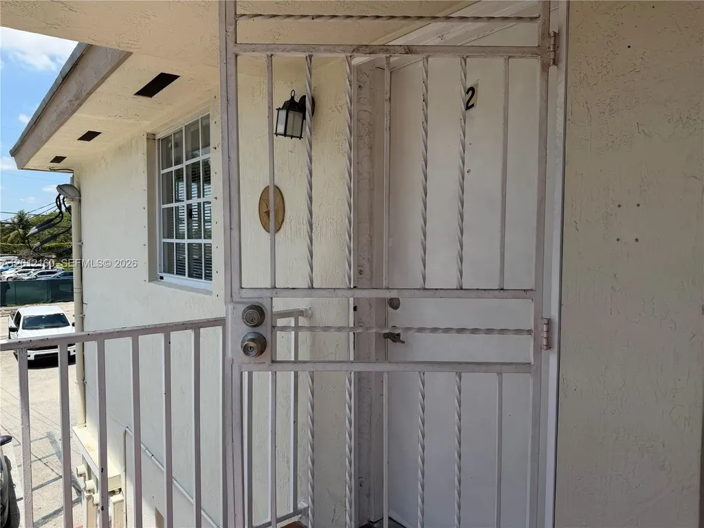 837 SE 8th Court Hialeah FL 33010