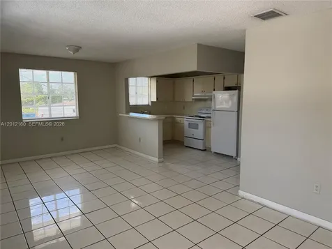 837 SE 8th Court Hialeah FL 33010