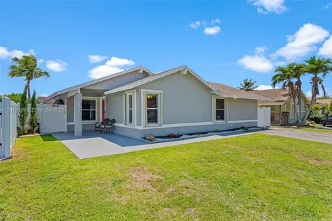 8210 SW 3 Court North Lauderdale FL 33068