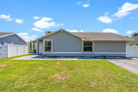 8210 SW 3 Court North Lauderdale FL 33068