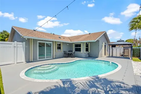 8210 SW 3 Court North Lauderdale FL 33068