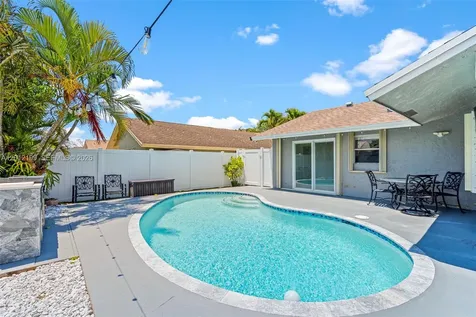 8210 SW 3 Court North Lauderdale FL 33068