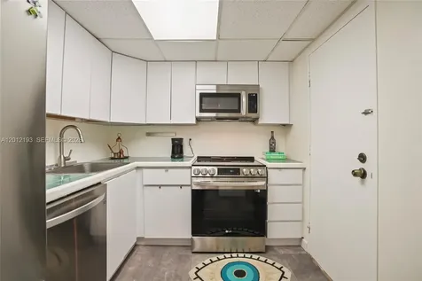 800 West Avenue Miami Beach FL 33139