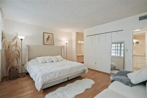 800 West Avenue Miami Beach FL 33139