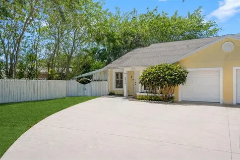 5324 Gray Fox Court West Palm Beach FL 33415