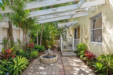 5324 Gray Fox Court West Palm Beach FL 33415