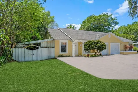 5324 Gray Fox Court West Palm Beach FL 33415