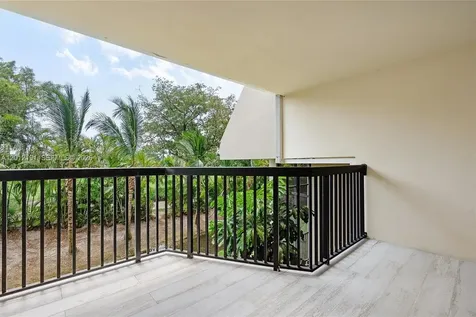 20341 W Country Club Drive Aventura FL 33180