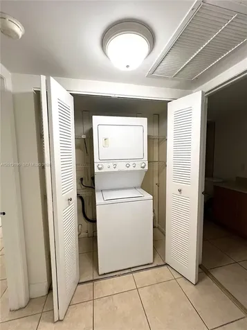 8373 Lake Drive Doral FL 33166