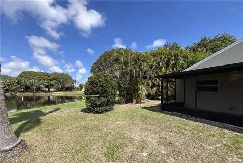 9 Beckley Place Boynton Beach FL 33426