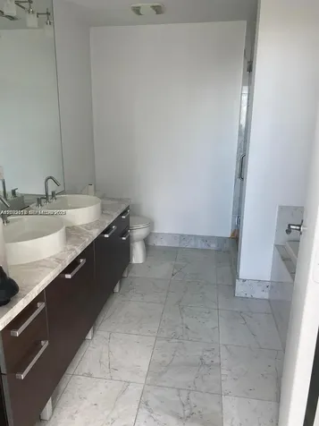 253 NE 2nd Street Miami FL 33132