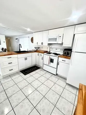 219 W Lake Drive Hallandale Beach FL 33009