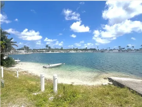 219 W Lake Drive Hallandale Beach FL 33009
