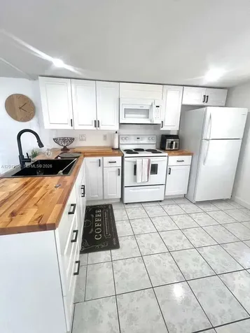 219 W Lake Drive Hallandale Beach FL 33009
