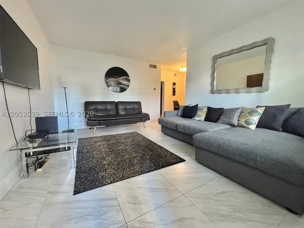 2200 S Ocean Drive Hollywood FL 33019
