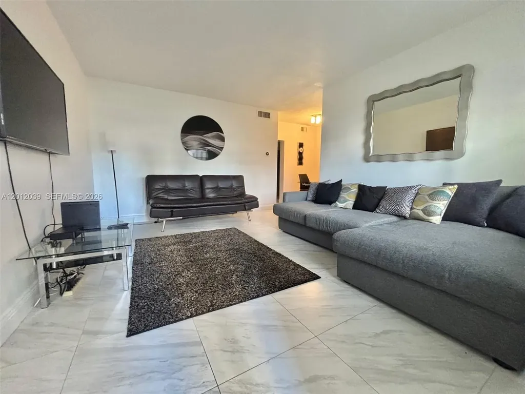 2200 S Ocean Drive Hollywood FL 33019