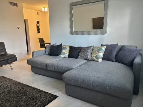 2200 S Ocean Drive Hollywood FL 33019