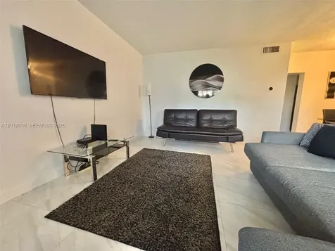 2200 S Ocean Drive Hollywood FL 33019