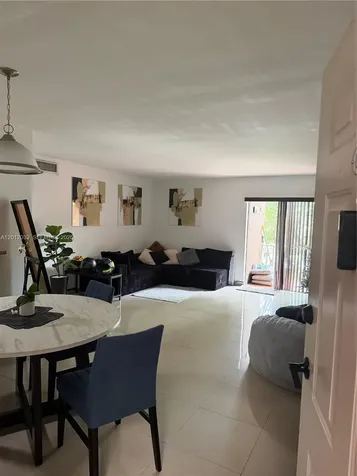9445 SW 76th Street Miami FL 33173