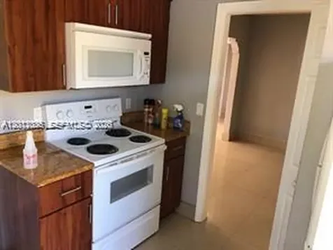 4121 SW 26th Street West Park FL 33023