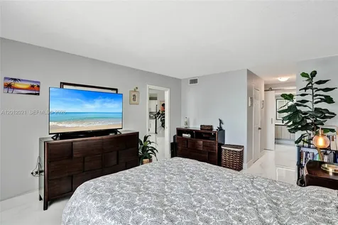 2750 NE 183rd Street Aventura FL 33160