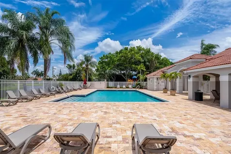303 Bridgeton Road Weston FL 33326