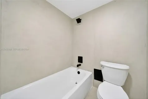 3401 N Country Club Drive Aventura FL 33180