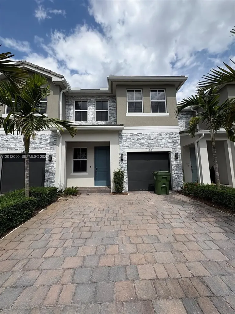 135 SW 171st Lane Pembroke Pines FL 33027