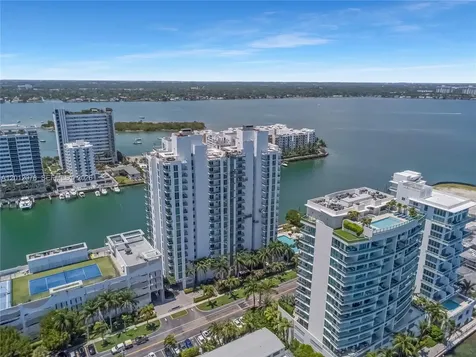 7928 East Drive North Bay Village FL 33141
